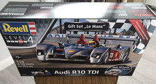 Revell Kit Audi R10 Tdi 'Le Mans' & 3D Puzzle Gift Set 1:24 Scale 05682