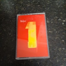 The Beatles "1" Cassette  529 9704 **1ST ISSUE 2000** EX/NEAR MINT CONDITION