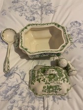 Soup tureen with lid and ladle