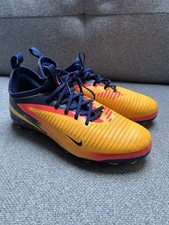 Nike Phantom 6 Academy Low Juniors Firm Ground Football Boots, Size Uk 5.5