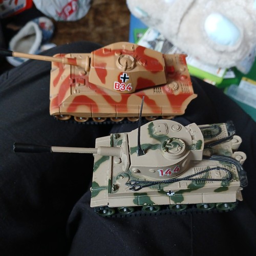 Corgi king tiger german - 1,