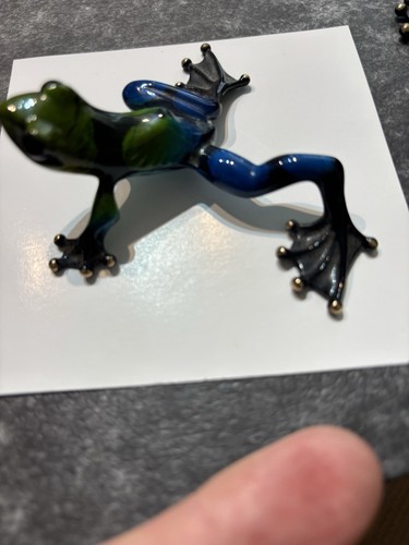 Tim cotterill frog - cotterill, sculpture