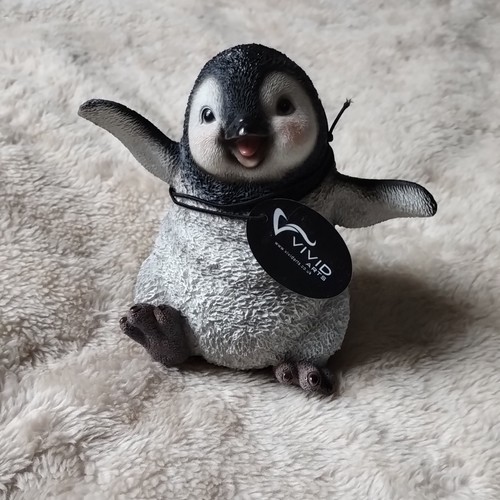 Vivid arts penguin - penguin, dancing