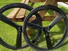 Made In USA Specialized 650c Carbon Tri spoke Wheels. Fixed or 10sp