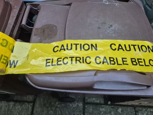 Metres caution electric - metres,