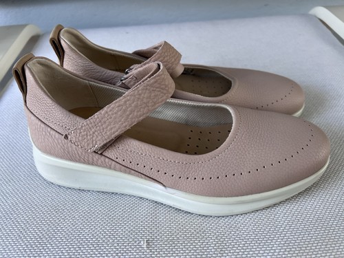 Ladies ecco nude - ladies,