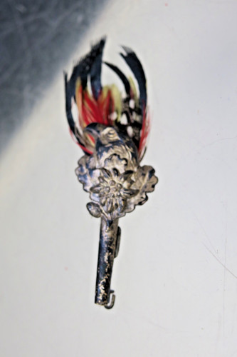 Tussie mussie lapel vase pin - vase,