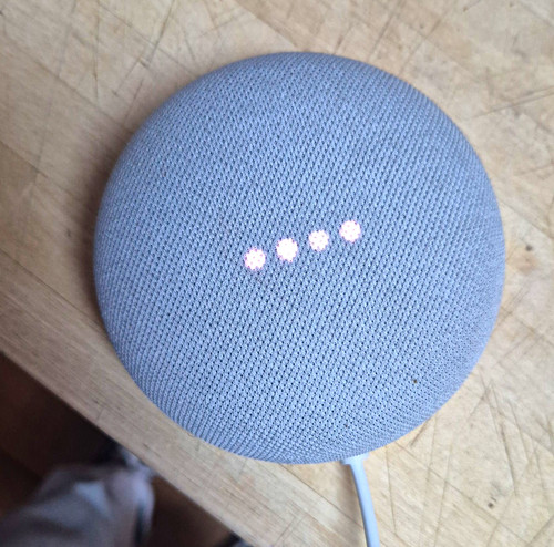 Google home mini smart speaker - google,