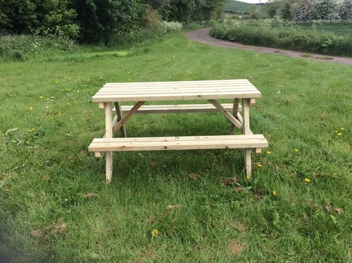 Pub bench picnic - pub,