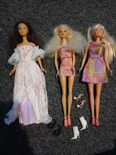Small bundle barbie type - barbie,