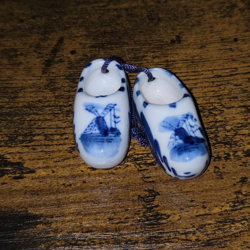 Vintage pair dutch - vintage, x