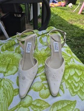 Ladies Diane Hassall  Size 5 Off White Wedding Or Ocassion Shoes.