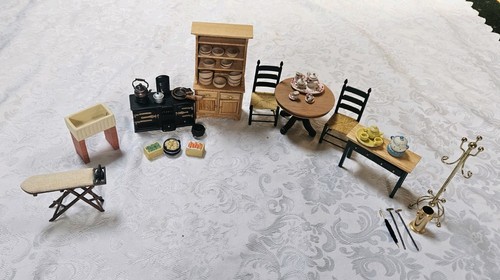 Dolls house victorian - dolls, 1:12