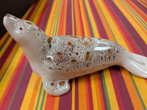 Honeycomb pottery seal - honeycomb,