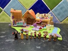 Polly pocket snow white cottage and the seven dwarves 1995