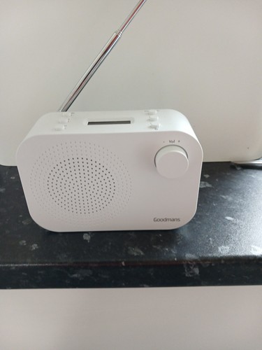 Goodmans portable dab fm - &,