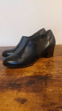 Marks & Spencer Full Fronted Ladys Black Leather Court Shoes Brand New Size 5.5