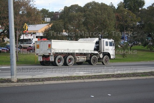 Truck photo isuzu giga - truck, tipper