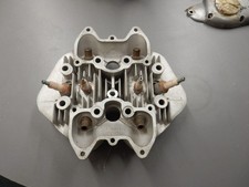 TRIUMPH BONNEVILLE 1968 T120 CYLINDER HEAD REF B3Q