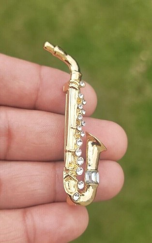 Saxophone music brooch - music,