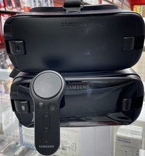 Samsung Gear VR Headset X 2