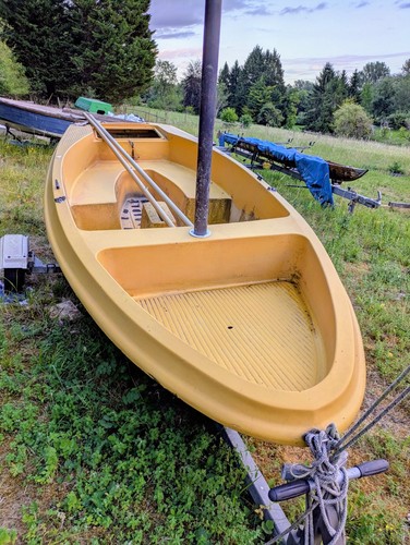 Skipper sailing dinghy - 14,