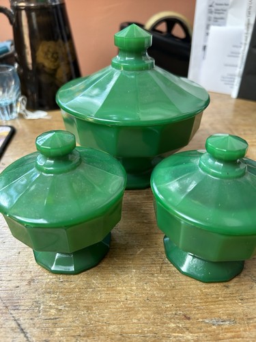 Art deco dressing table green