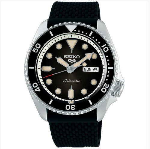 New seiko sports black dial - 5,