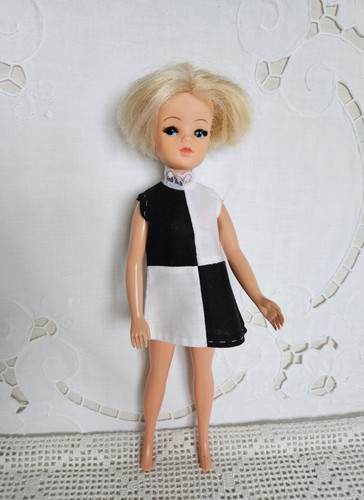 Pedigree sindy doll sad face - pedigree,