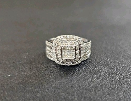 18ct white gold - 18ct, 1.00ctw