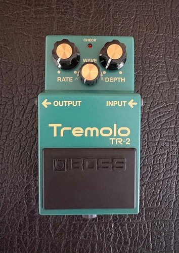 Boss tremolo with box - tremolo, tr-2