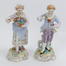 A FINE ANTIQUE PAIR OF DRESDEN