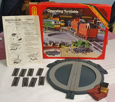 Hornby Turntable with Tracks