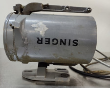 VINTAGE SINGER SEWING MACHINE