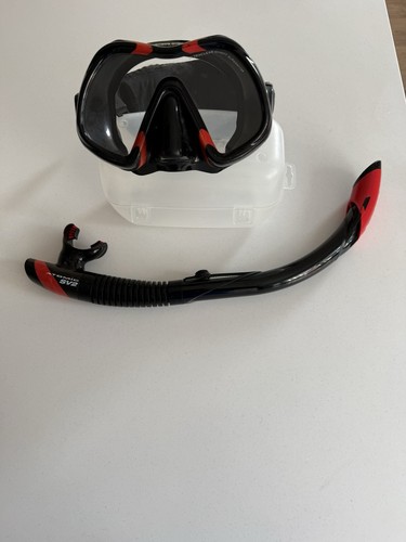 Atomic venom mask and snorkel - and,