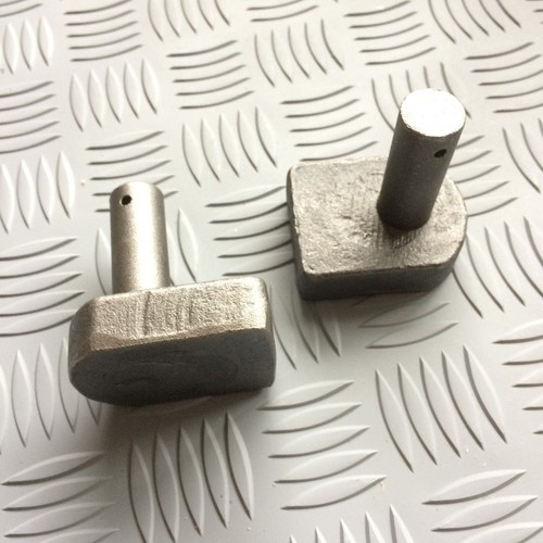 Gate hinge hanger weld - hanger,, on