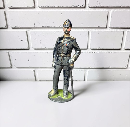 Vintage britains lead soldier - vintage,