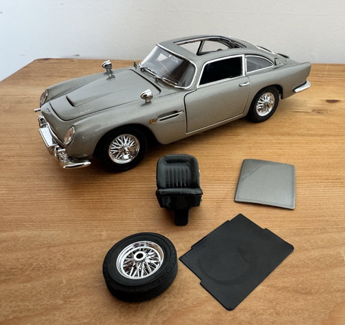 Danbury mint james bond - danbury,