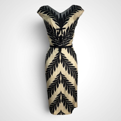 Rare vintage 1950s black ivory - rare,