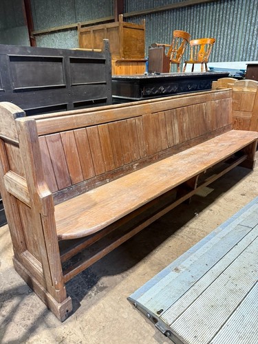 Pitch pine pew - pine,