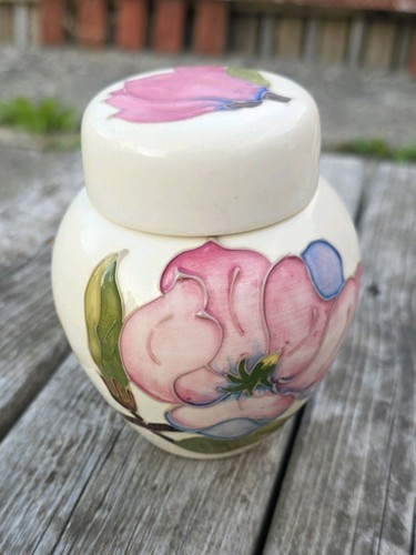 Moorcroft pottery ginger jar - moorcroft,
