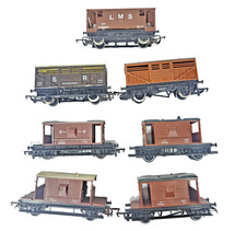 Rack Of 7 Tri-ang Hornby OO