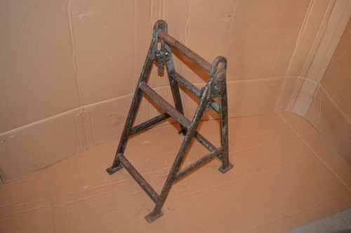 Roller bar support stand - support,