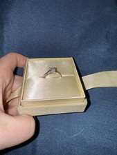 Stunning Platinum 0.9 Carat