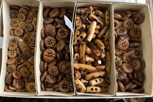 Vintage buttons toggles - &,