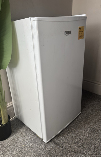 Bush mini fridge - fridge, white