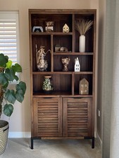 Oak Furnitureland. DETROIT SOLID HARDWOOD AND METAL BOOKCASE. ExcellentCondition