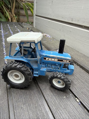 Britains ertl tw15 scale - britains, 1:32