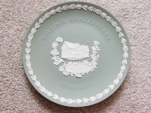 Large sage green wedgwood - green,