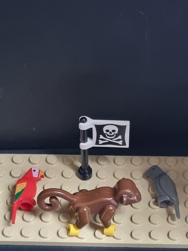 Lego vintage pirate monkey - lego,